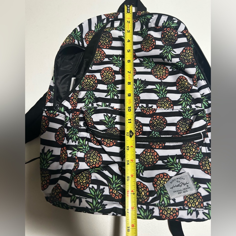 Backpack - Picture 2 of 6